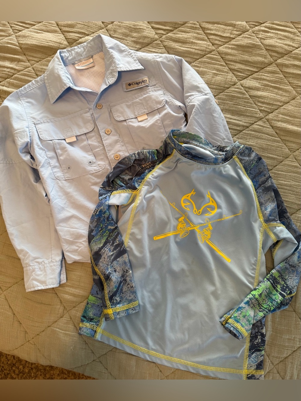 Columbia Kids' Light Blue shirt and Real Tree l/s dri shirt set size 4-5